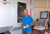 – Michael Dreer, fijnmechanicus bij DLR-RM: "De investering in <em>hyper</em>MILL, inclusief de simulatietool VIRTUAL&nbsp;Machining en BEST&nbsp;FIT, heeft absoluut vruchten afgeworpen. We kunnen nu sneller programmeren, we beschikken over een NC-codesimulatie die ons maximale zekerheid biedt en we kunnen onze geprinte componenten veel eenvoudiger instellen."